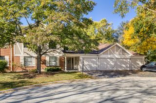 1182 Buckingham Court D2, Wheeling, IL 60090