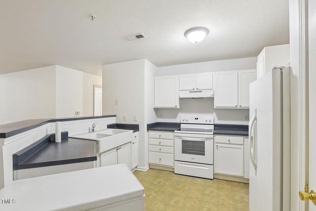 113 Sturbridge Drive 113, Clayton, NC 27520