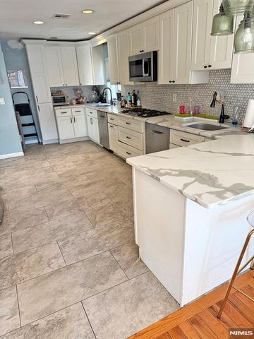 768 Dearborn Street, Teaneck, NJ 07666