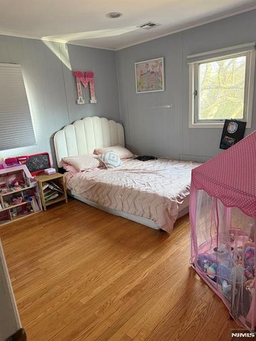 768 Dearborn Street, Teaneck, NJ 07666