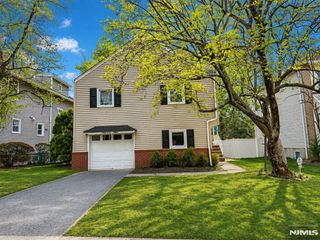 768 Dearborn Street, Teaneck, NJ 07666