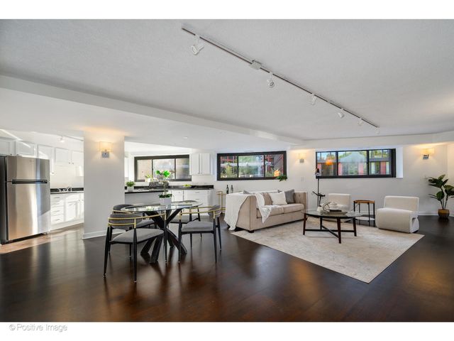 885 W Lill Avenue 3, Chicago, IL 60614