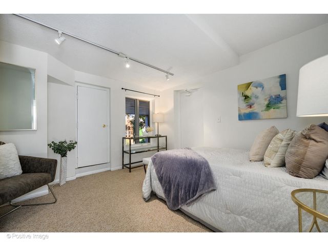 885 W Lill Avenue 3, Chicago, IL 60614