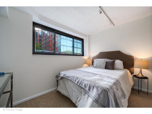 885 W Lill Avenue 3, Chicago, IL 60614