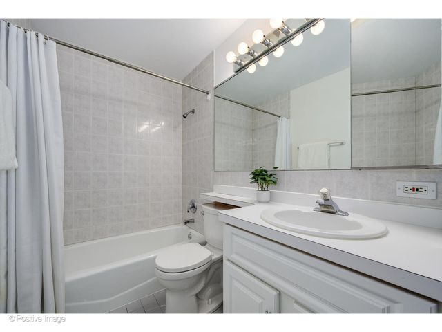 885 W Lill Avenue 3, Chicago, IL 60614