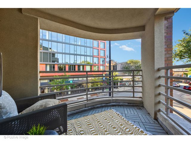 885 W Lill Avenue 3, Chicago, IL 60614