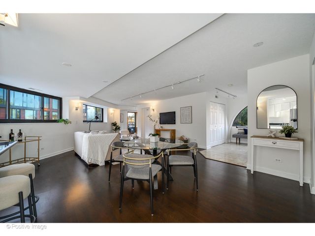 885 W Lill Avenue 3, Chicago, IL 60614