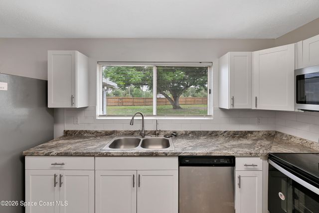 400 Calabria Avenue SE, Palm Bay, FL 32909