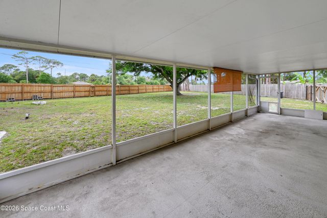 400 Calabria Avenue SE, Palm Bay, FL 32909