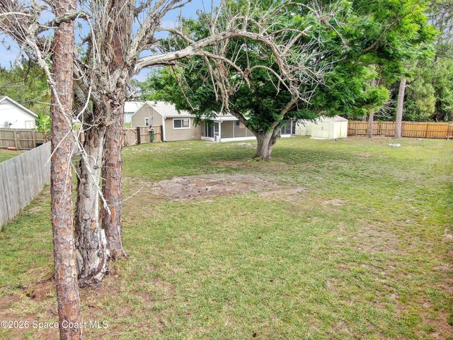 400 Calabria Avenue SE, Palm Bay, FL 32909