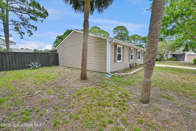400 Calabria Avenue SE, Palm Bay, FL 32909