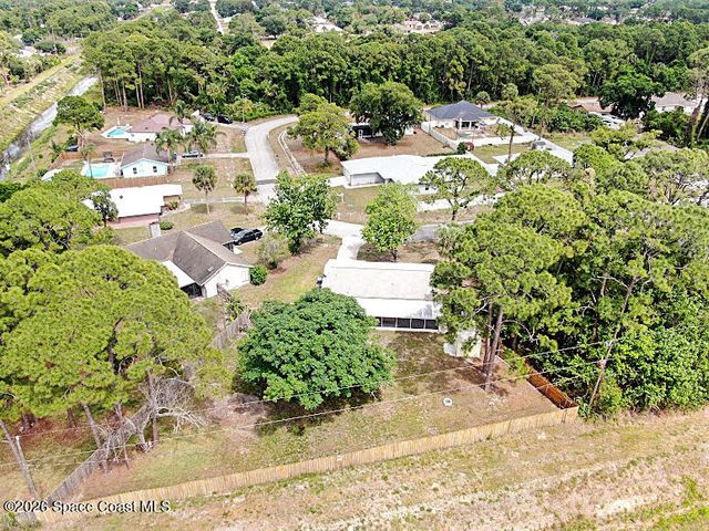 400 Calabria Avenue SE, Palm Bay, FL 32909
