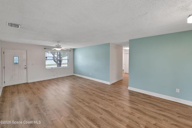 400 Calabria Avenue SE, Palm Bay, FL 32909