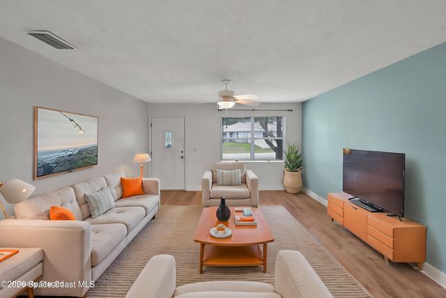 400 Calabria Avenue SE, Palm Bay, FL 32909