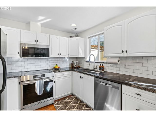 1636 Se KNAPP St, Portland, OR 97202