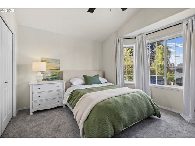 1636 Se KNAPP St, Portland, OR 97202