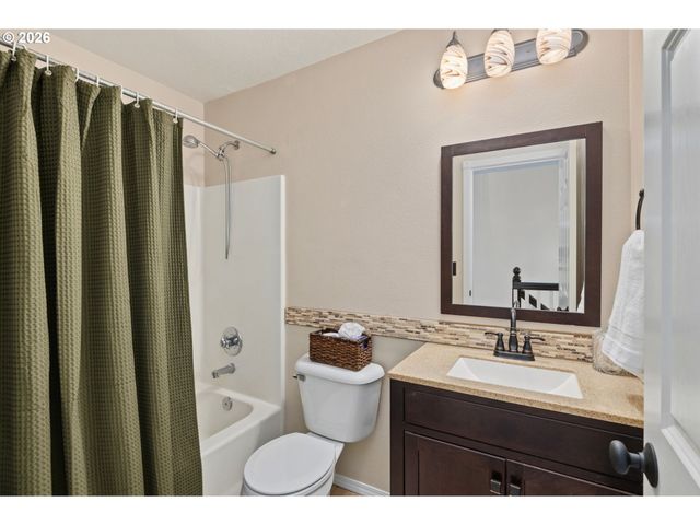 1636 Se KNAPP St, Portland, OR 97202