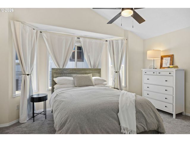 1636 Se KNAPP St, Portland, OR 97202