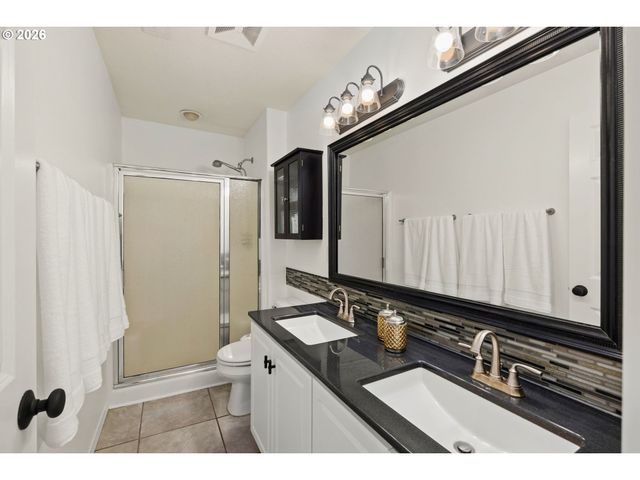 1636 Se KNAPP St, Portland, OR 97202