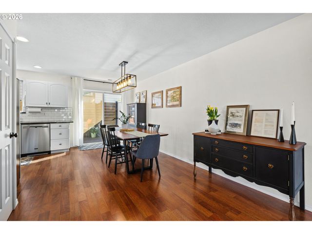 1636 Se KNAPP St, Portland, OR 97202