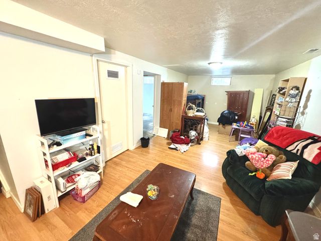 1150 E SEGO LILY DR, Sandy, UT 84094