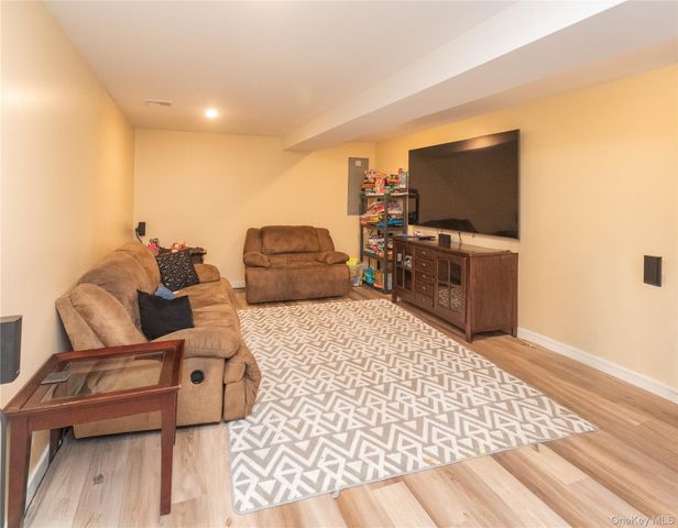 21 Castleton Drive, Highland Mills, NY 10930