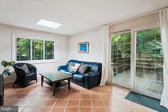 2106 ROSS RD, Silver Spring, MD 20910