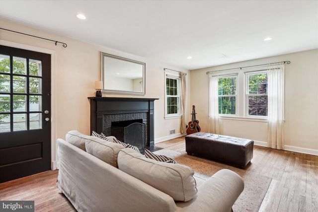 2106 ROSS RD, Silver Spring, MD 20910