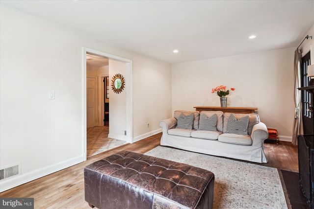 2106 ROSS RD, Silver Spring, MD 20910