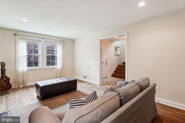 2106 ROSS RD, Silver Spring, MD 20910