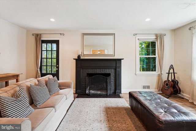 2106 ROSS RD, Silver Spring, MD 20910