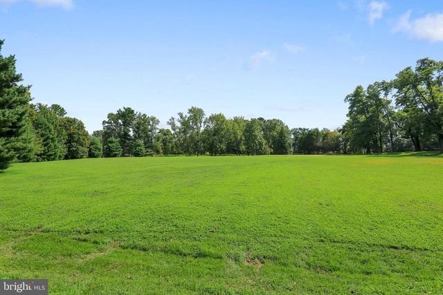 2106 ROSS RD, Silver Spring, MD 20910