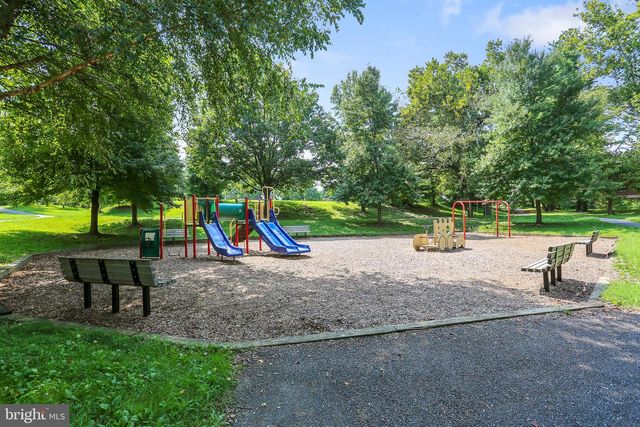 2106 ROSS RD, Silver Spring, MD 20910