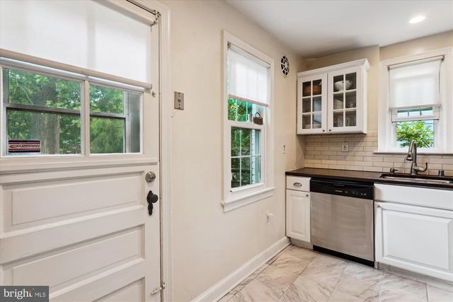 2106 ROSS RD, Silver Spring, MD 20910