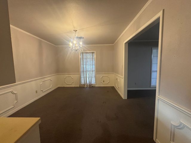 307 S Market Street, Louise, TX 77455