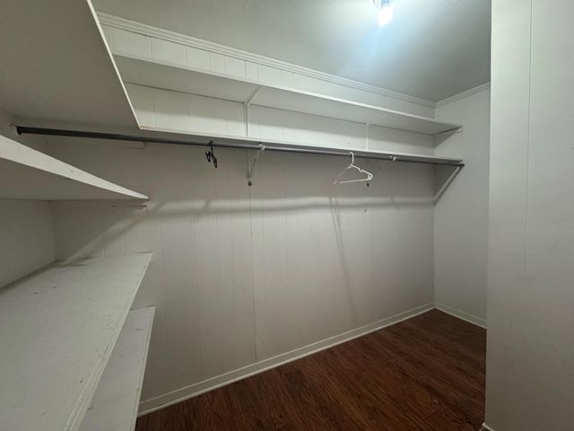 307 S Market Street, Louise, TX 77455