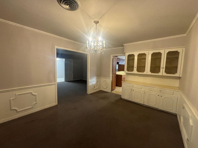 307 S Market Street, Louise, TX 77455