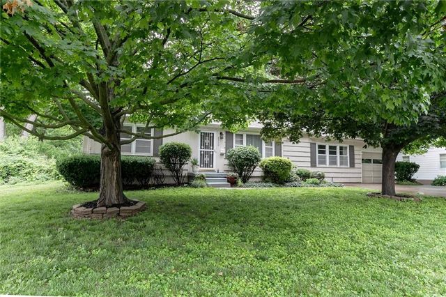 8930 Hardy Street, Overland Park, KS 66212