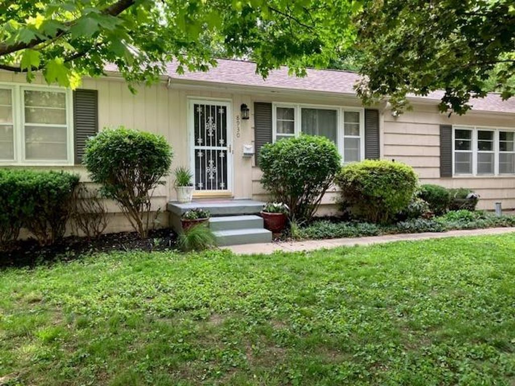 8930 Hardy Street, Overland Park, KS 66212