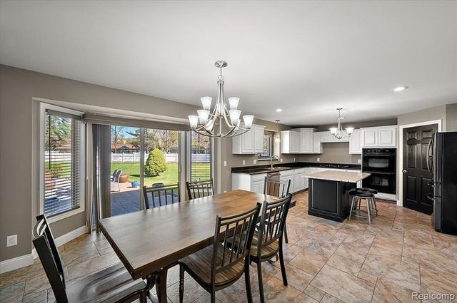 49931 Shelby Creek Drive, Utica, MI 48317