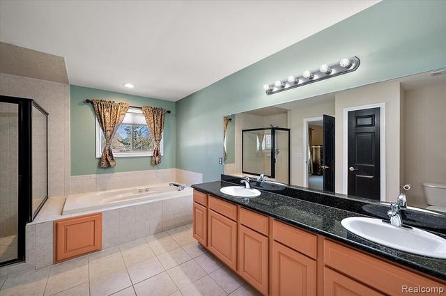 49931 Shelby Creek Drive, Utica, MI 48317
