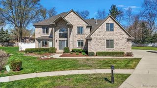 49931 Shelby Creek Drive, Utica, MI 48317