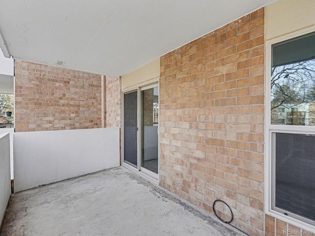 2880 S Locust Street 205S, Denver, CO 80222