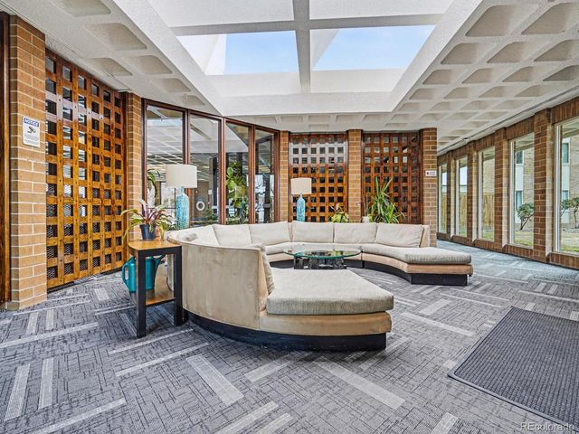 2880 S Locust Street 205S, Denver, CO 80222