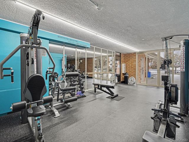 2880 S Locust Street 205S, Denver, CO 80222