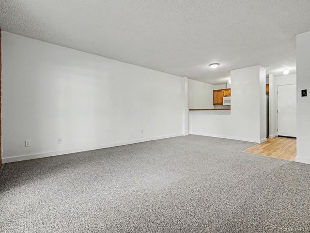 2880 S Locust Street 205S, Denver, CO 80222