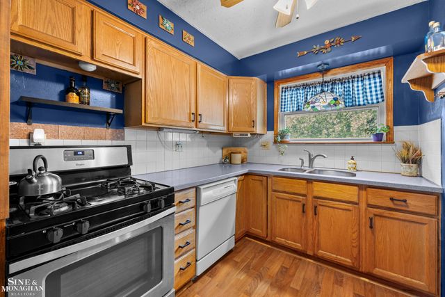 3914 Edgeland Avenue, Royal Oak, MI 48073