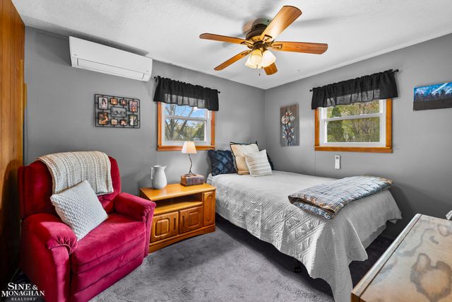 3914 Edgeland Avenue, Royal Oak, MI 48073