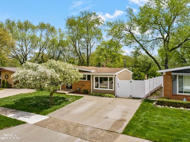 3914 Edgeland Avenue, Royal Oak, MI 48073