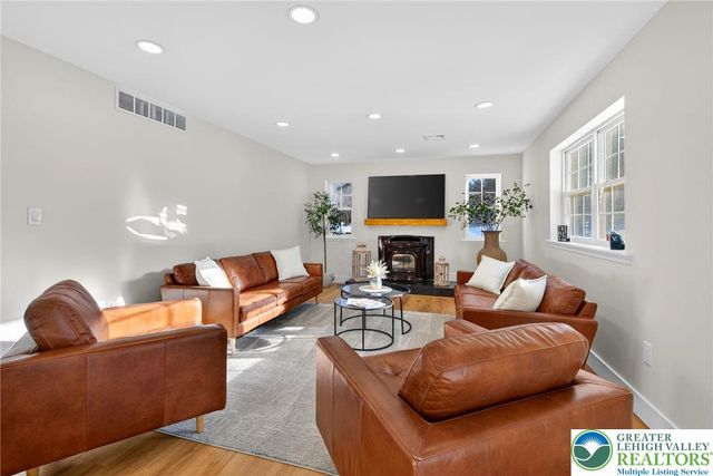 200 Brittany Drive, Penn Forest Twp, PA 18210